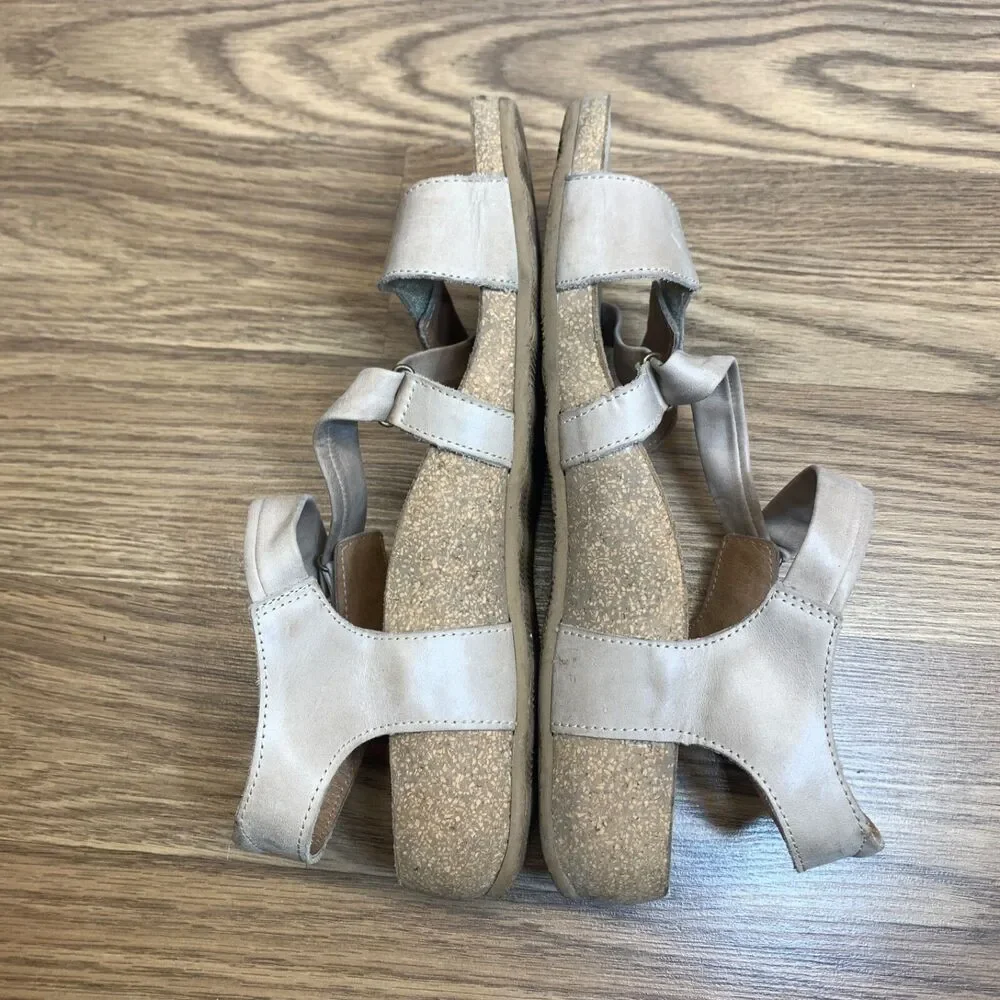 Taos Footwear taos universe